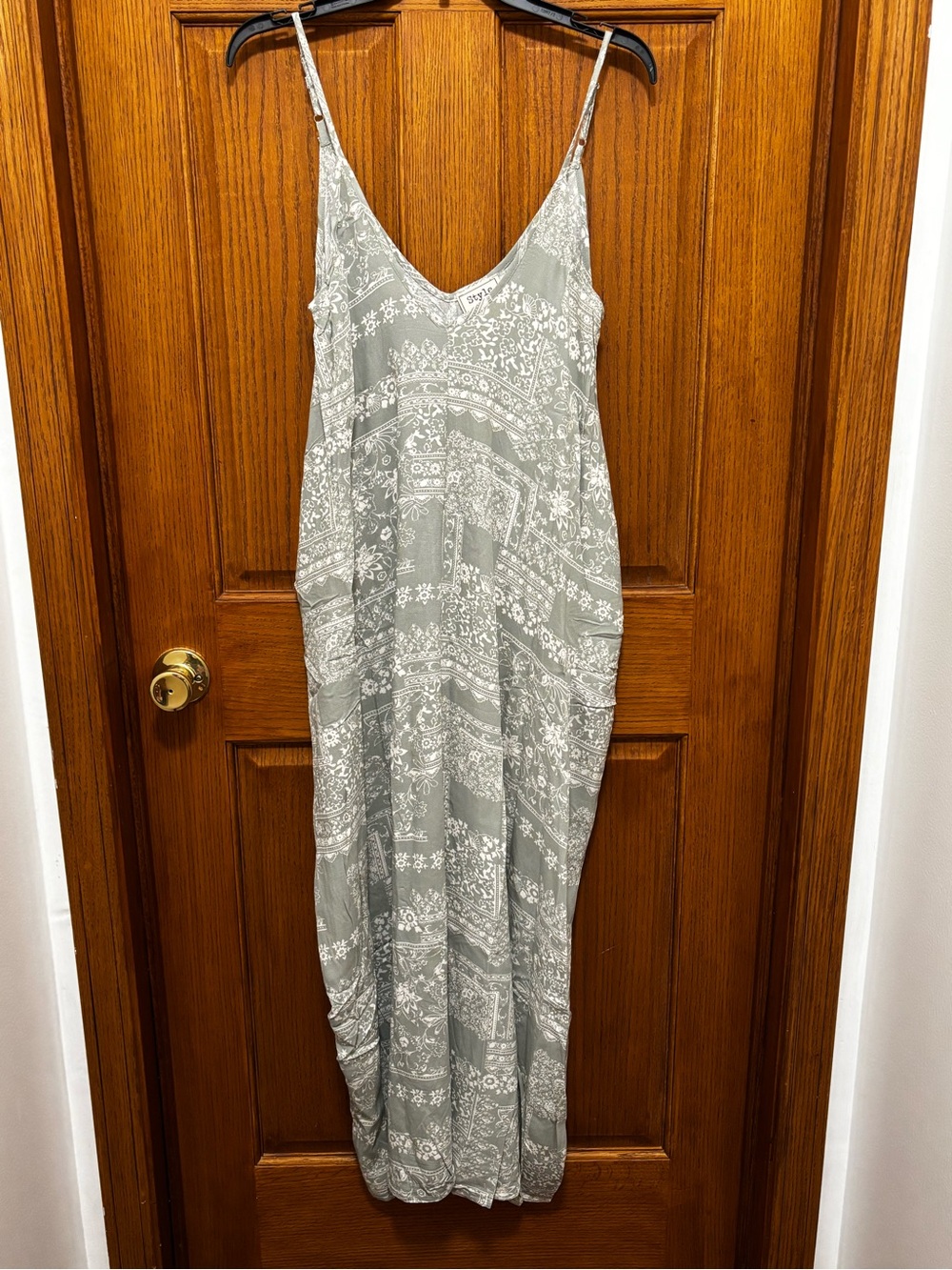 Style Rack Ditsy Printed Maxi Dress in Sage Green and White. Sz S. NWOT